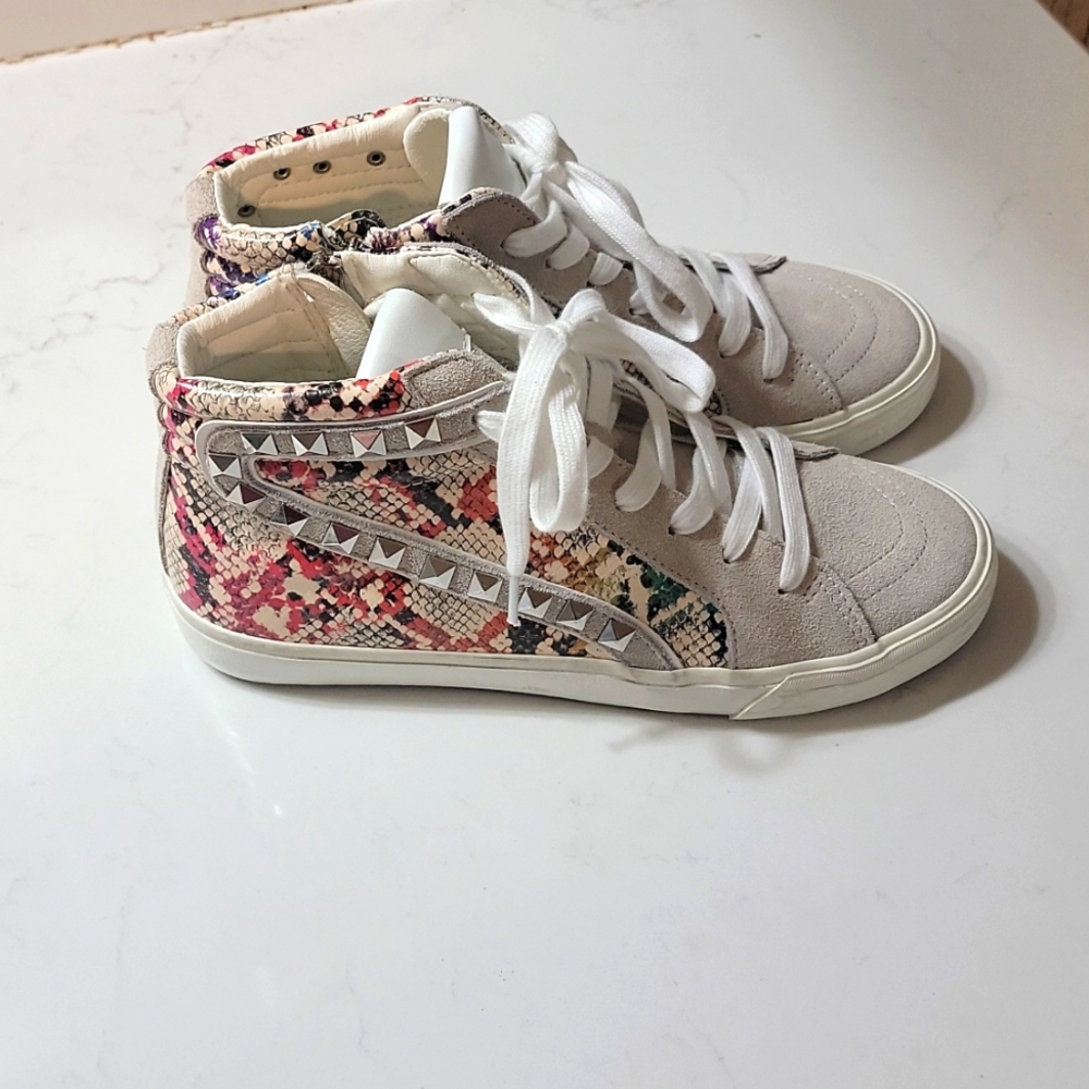Steve madden tracey snakeskin high top Sneakers 8.5